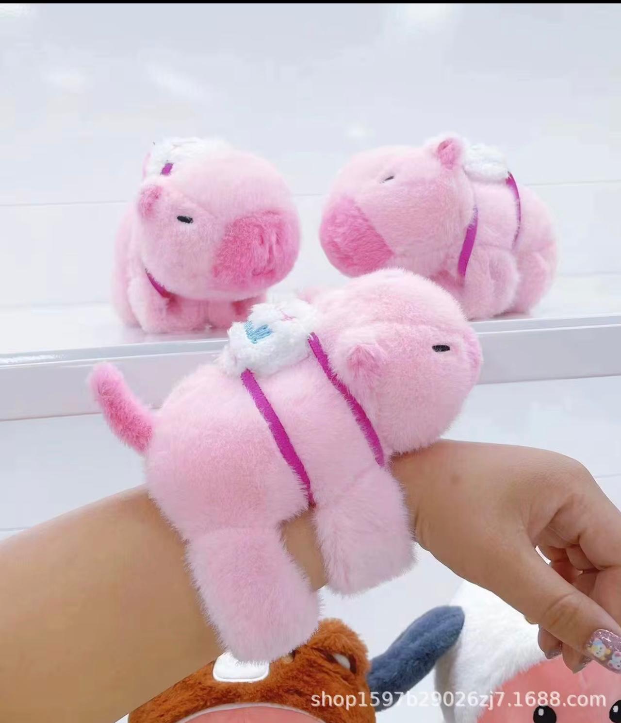 Pulsera de peluche capibara